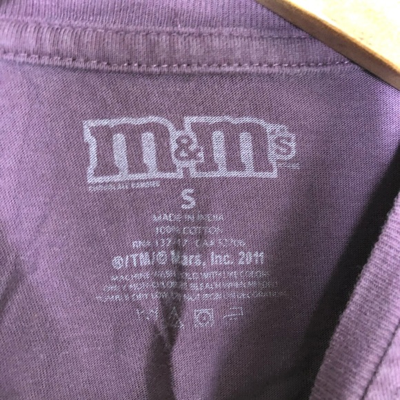 Graphic t shirt m&m’s Ms Brown #41 most likely - Picture 3 of 3